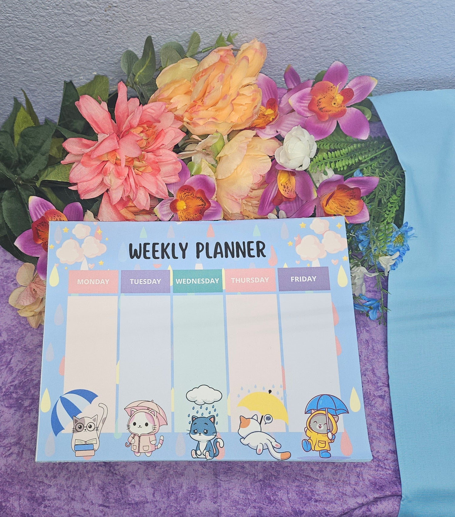Rainy Day: Cat Parade Weekly Planner Notepad 8.5&quot; x 11&quot; - Bookworm Gift - Notepad